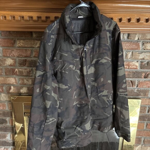 Old Navy Men’s Dark Green Camo Jacket Size Large Built In Hood - Picture 1 of 9